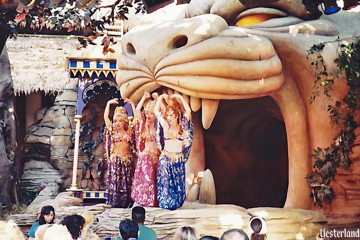 Aladdin’s Oasis Dinner Show at Disneyland