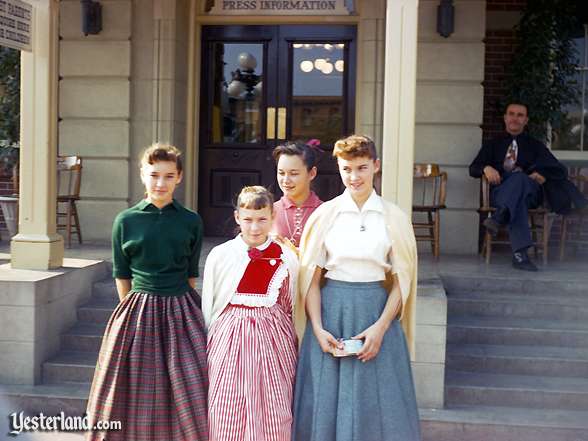 Dressing for Disneyland in the 1950s