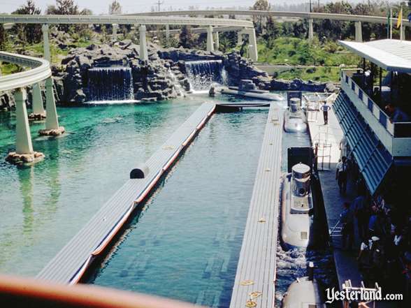 Photograph of Submarine waterfalls from the Skyway