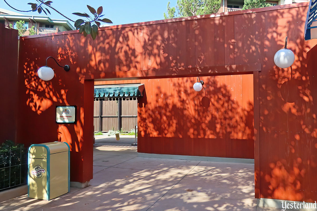 Disney's Paradise Pier Hotel entrance at Disney California Adventure