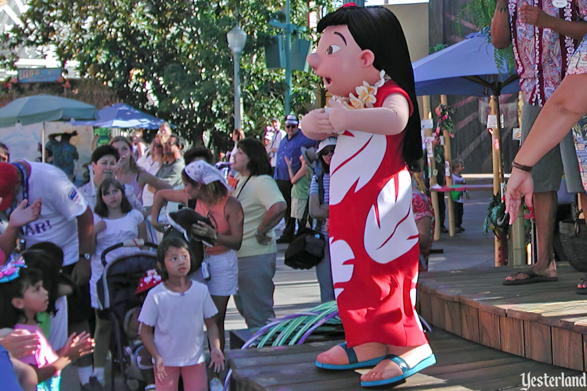 Lilo & Stitch’s Ohana Luau, Lilo and audience