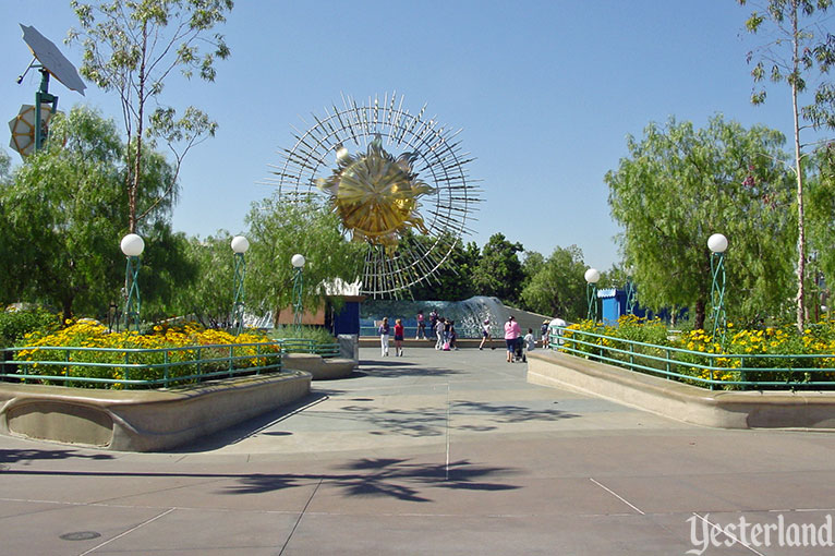 Sunshine Plaza at Disney's California Adventure