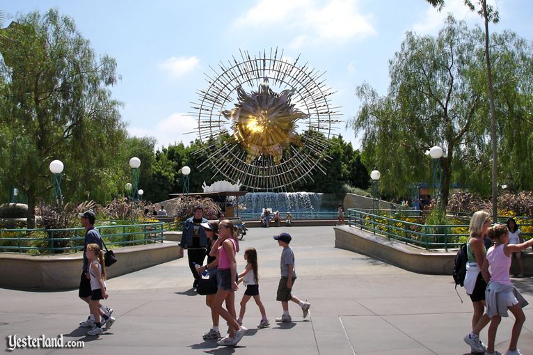 Sunshine Plaza at Disney's California Adventure