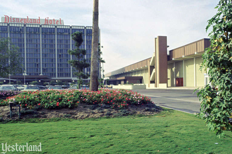 Disneyland Hotel - Then and Now, Part 1: The Wrather Years