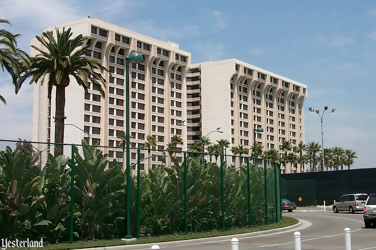 Disneyland Pacific Hotel