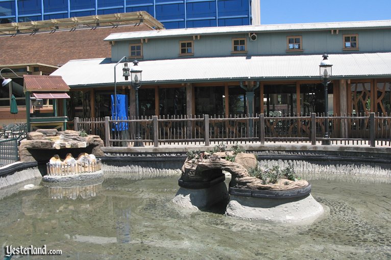 Former Safari Adventure at the Disneyland Hotel