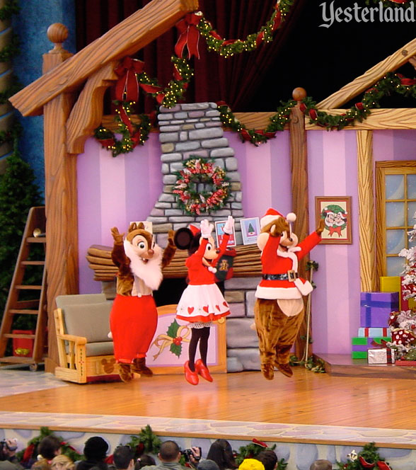 Minnie’s Christmas Party at Disneyland, 2001