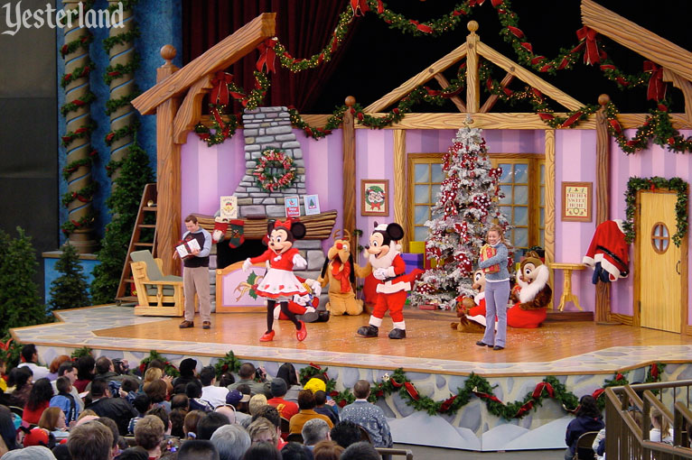 Minnie’s Christmas Party at Disneyland, 2001