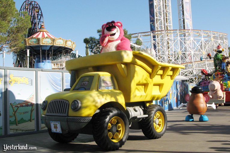 Lots-o'-Huggin' Bear in Pixar Play Parade