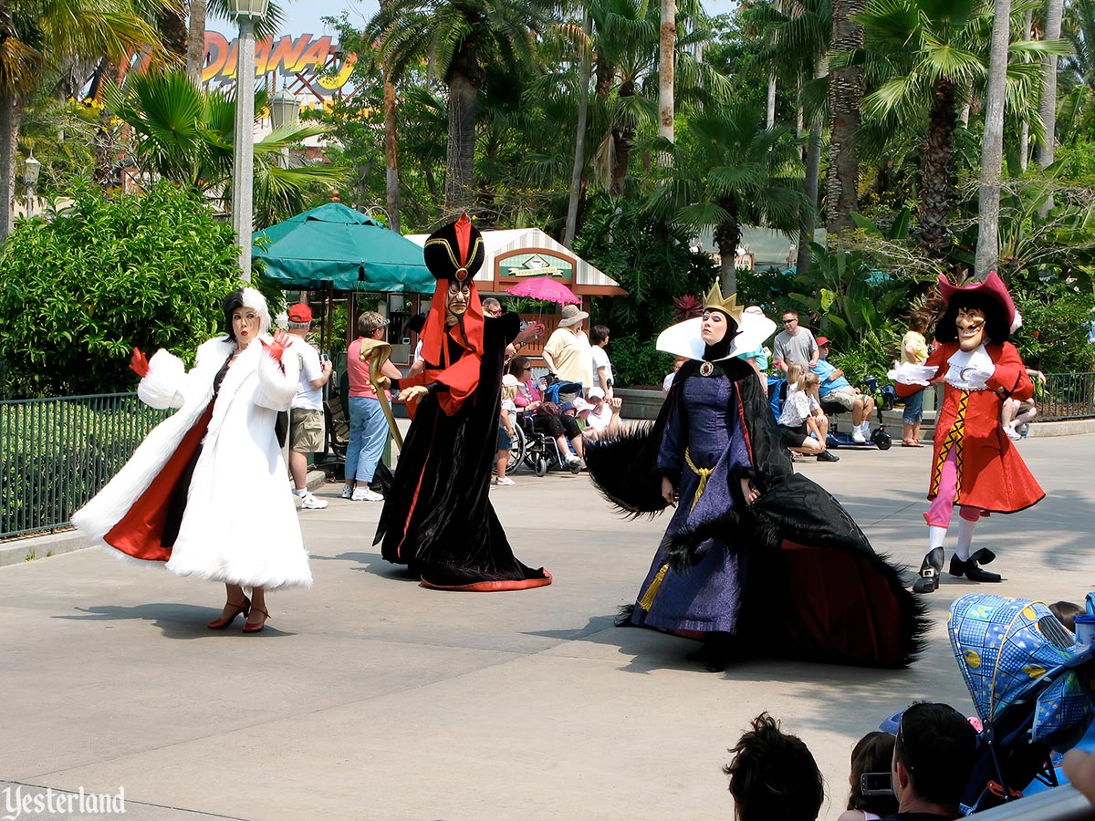 Disney villains in Disney Stars and Motor Cars parade