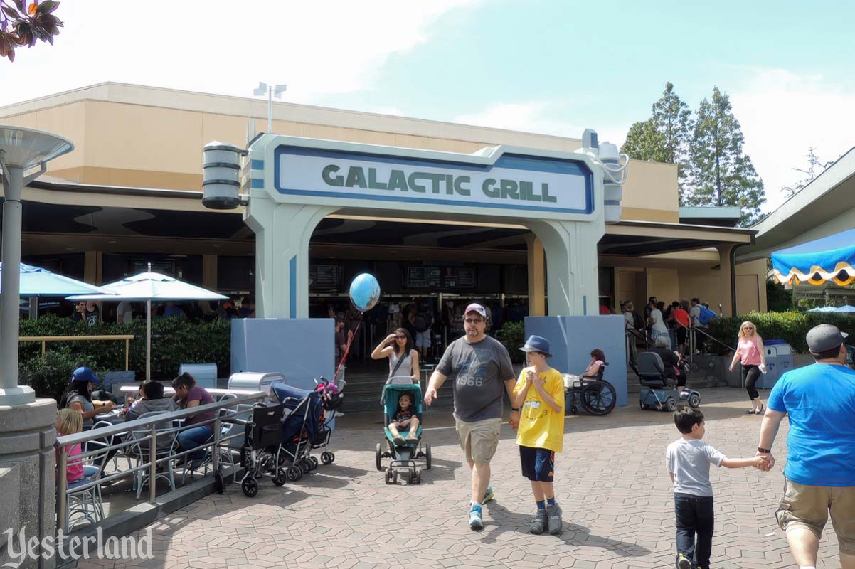 Club Buzz at Tomorrowland Terrace, Disneyland