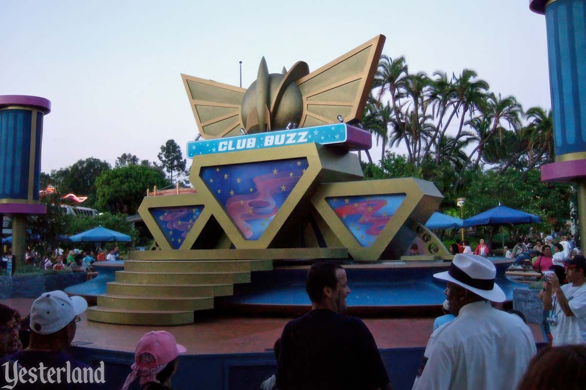 Club Buzz at Tomorrowland Terrace, Disneyland