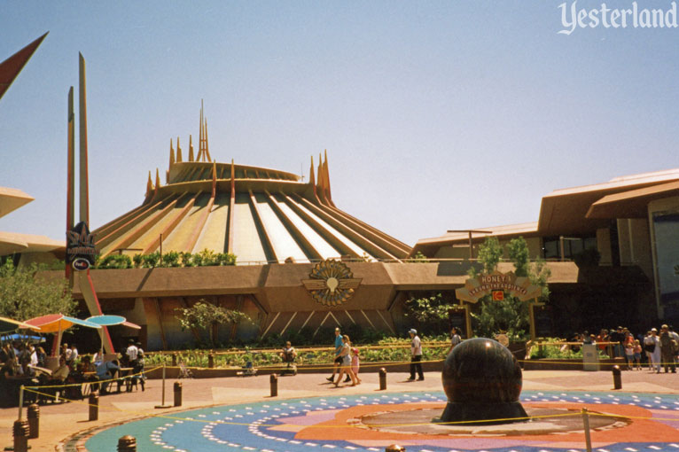 Cosmic Waves, Disneyland