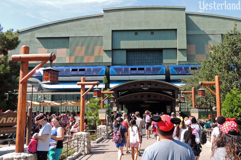 Disneyland Monorail